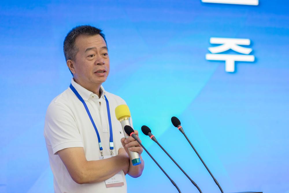 贵州省阳明学会会长、贵州阳明文化研究院副院 长、中国阳明文化园顾问王晓昕作主题演讲,王阳明,王守仁,阳明文化